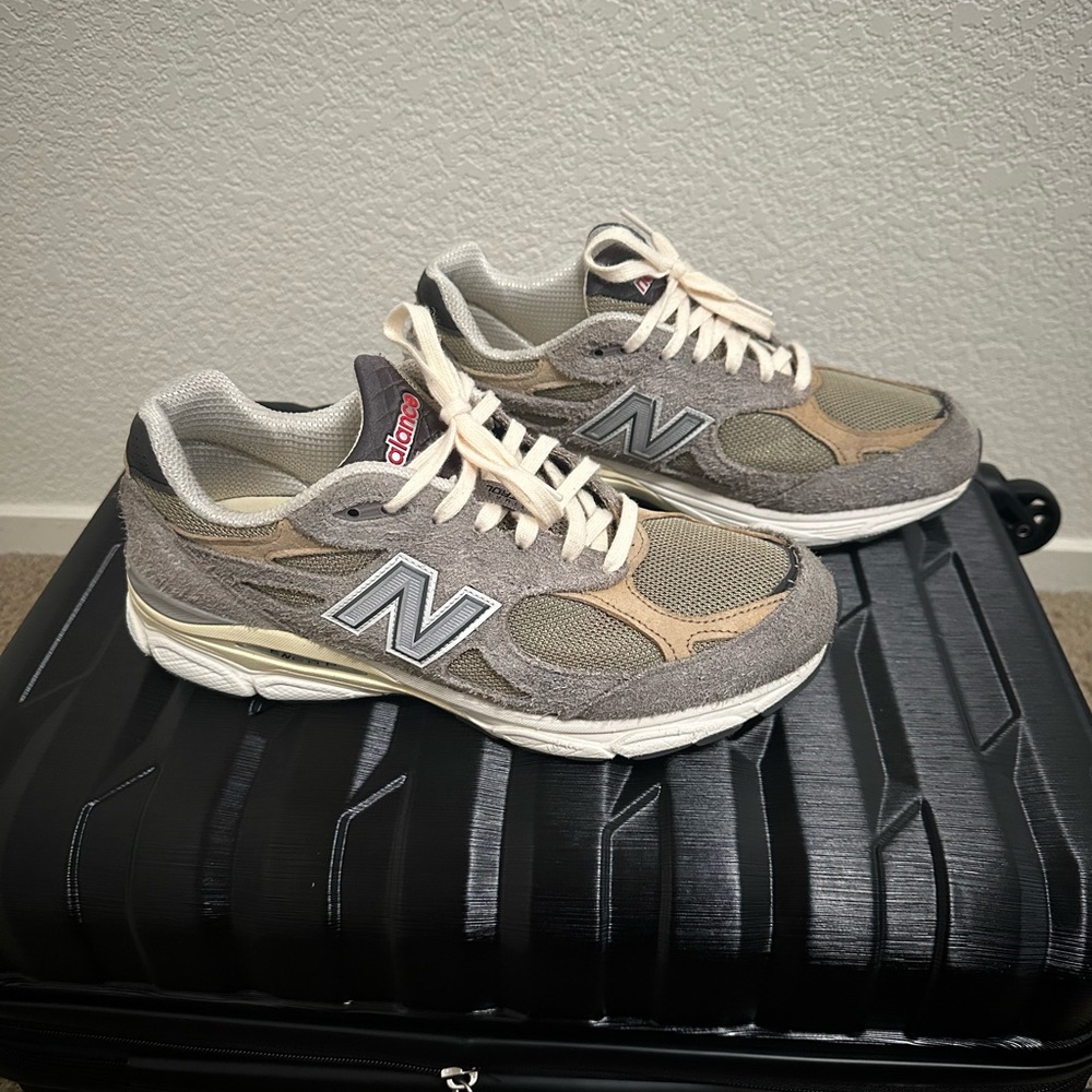 New Balance 990v3